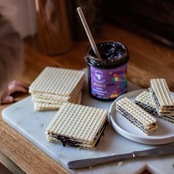 Miodziś - Hunajaa pähkinöillä ja kaakaolla 410 g + yllätys