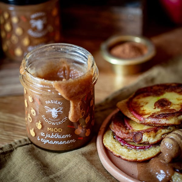Hunaja omenan ja kanelin kanssa - 430 g