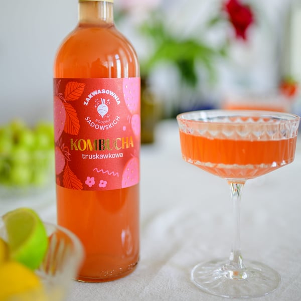 Jordgubbekombucha