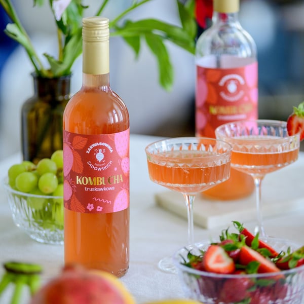 Jordgubbekombucha