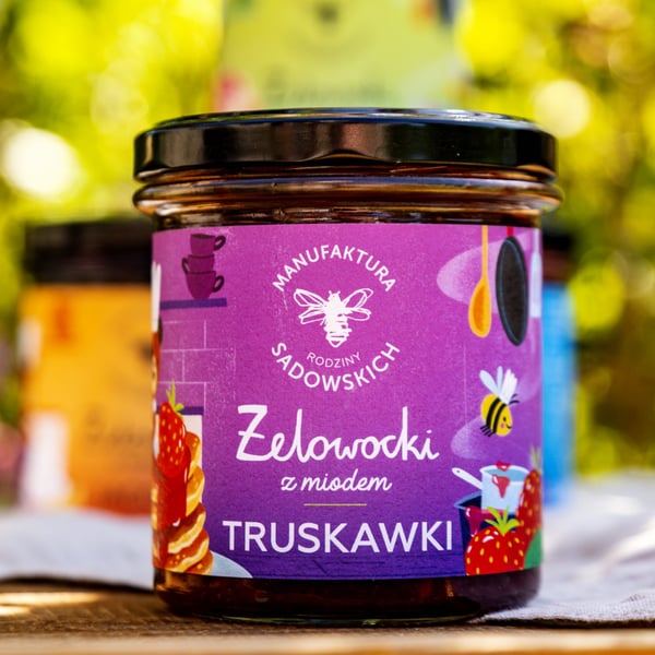 Żelowockia hunaja-mansikoilla