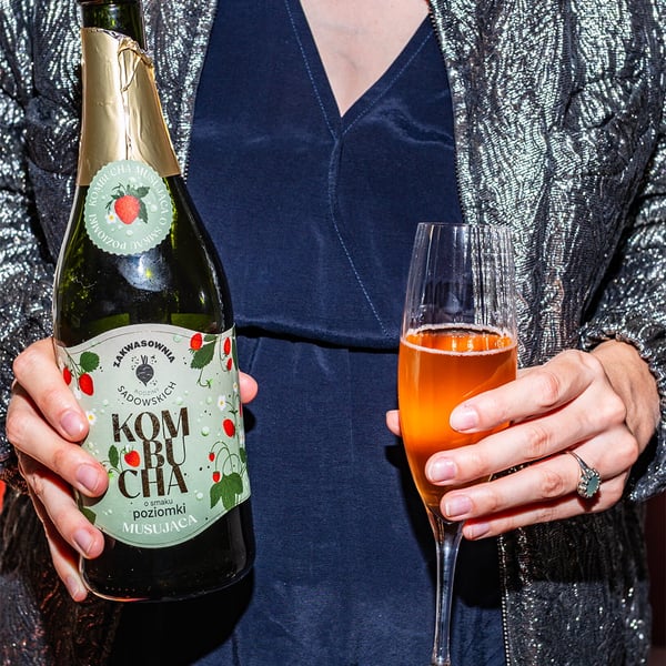 Kuohuviiniä mansikanmakuisella kombuchalla