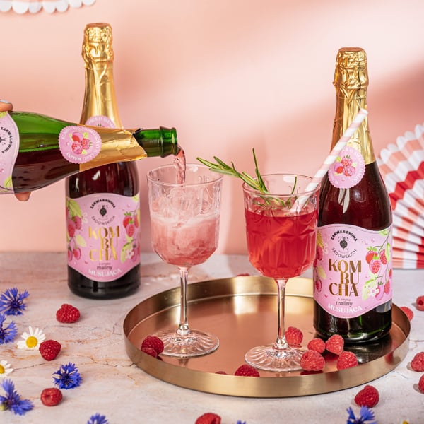 Vadelmanmakuinen kuohuva kombucha
