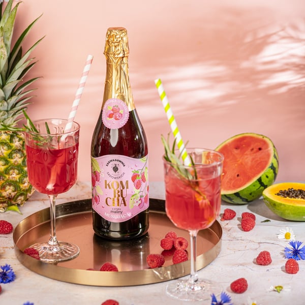 Vadelmanmakuinen kuohuva kombucha