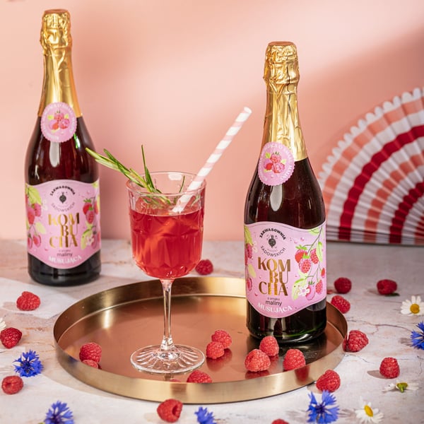 Vadelmanmakuinen kuohuva kombucha