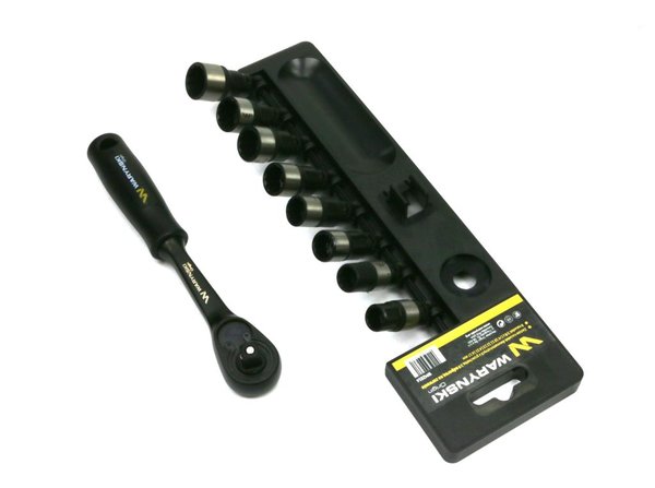 3/8" hylsysarja 10 11 12 13 14 15 16 17 mm räikkäavaimella, Waryński