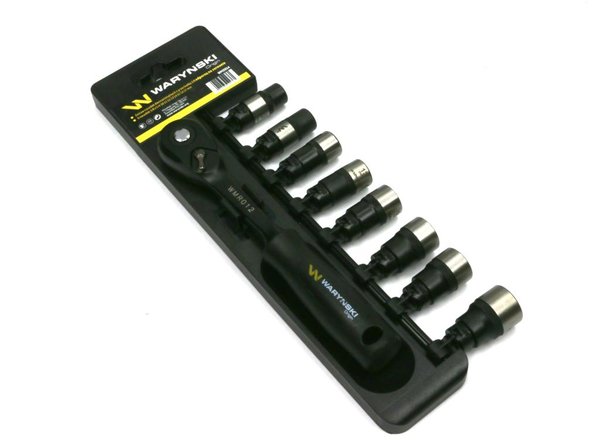 3/8" hylsysarja 10 11 12 13 14 15 16 17 mm räikkäavaimella, Waryński