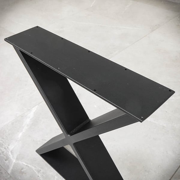 X-typ ben 40x45 cm svart