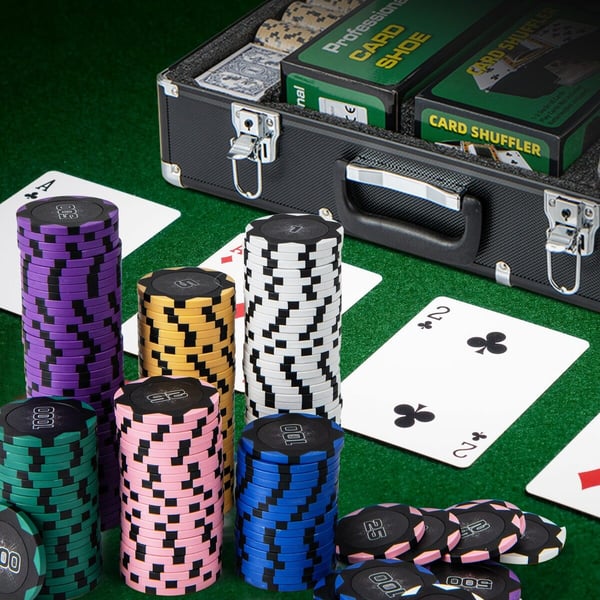 Pokerchipssæt, 600 stk. Pokerchips 14 gram Claytec-chips med bæretaske, 50×36×15 cm, sort