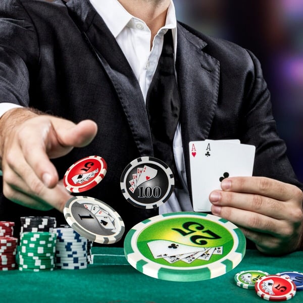 Pokerisiruset, Texas Holdem 300 sirua, 29x20x16 cm, Musta Pokerisiruset, Texas Holdem 300 sirua, 29x20x16 cm, Musta