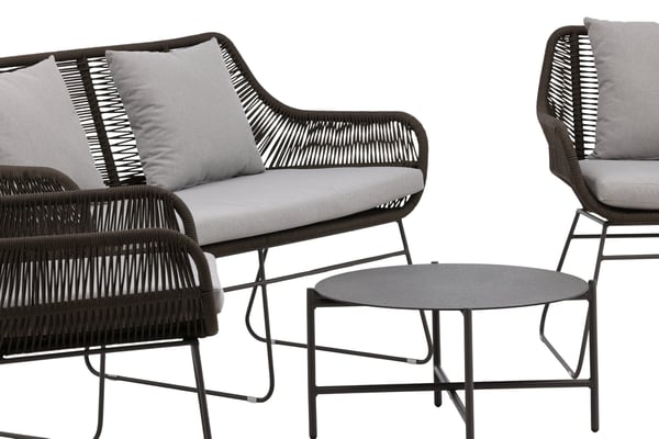 Oleskeluryhmä, Davao, Sohva: 73x133x73 cm, Pöytä: 70x40 cm, Tuoli: 73x70x73 cm, Tummanharmaa