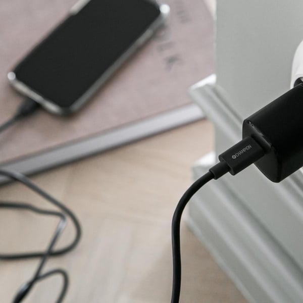 Lader med kabel Hurtiglader Kit USB-C til Lightning 20W Svart