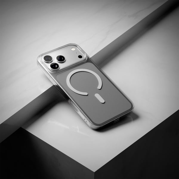 iPhone 17 Pro Max Cover 0.3 Mag Transparent