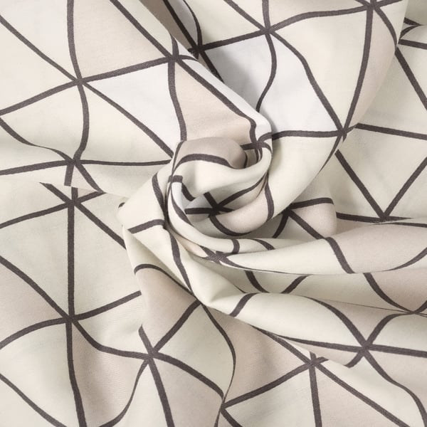 Satiinikangaslakanat 160x200 geometrisella kuviolla beige-sävyissä