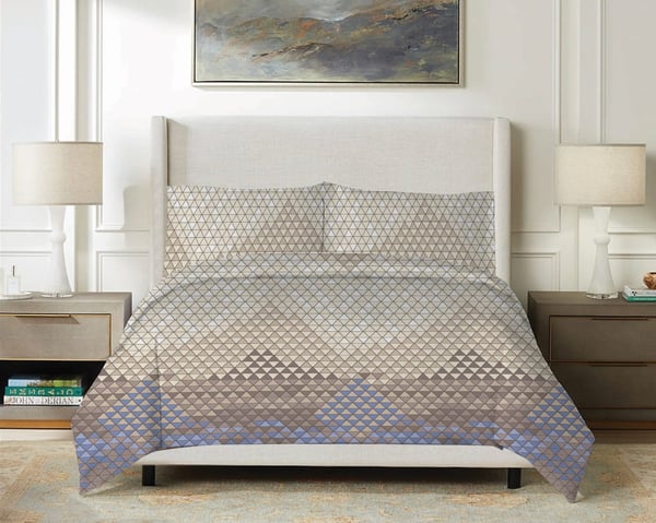 Satiinikangaslakanat 160x200 geometrisella kuviolla beige-sävyissä