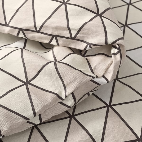 Satiinikangaslakanat 160x200 geometrisella kuviolla beige-sävyissä