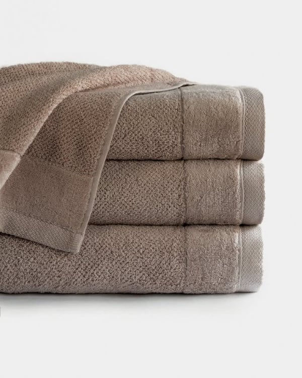 Vito Håndklæde 50x90 Beige Taupe 550g 100% Bomuld Vito Håndklæde 50x90 Beige Taupe 550g 100% Bomuld