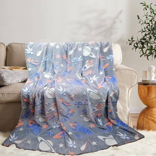 Loistelava peitto pimeässä 150x200 cm Planeetat avaruudessa fluoresenssi
