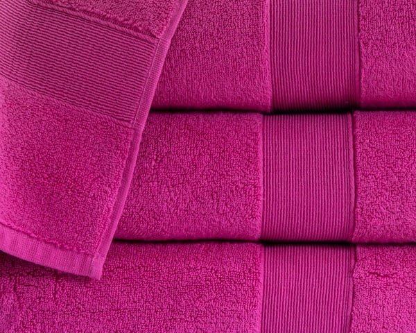 Rocco handduk 50x90 cm amarant 600g 100% bomull