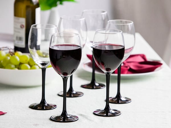 Set med 6 rödvinsglas ONYX