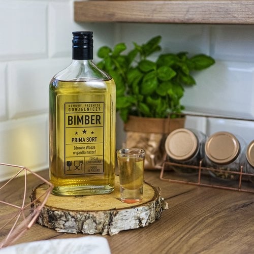 Glasflaske med teksten Bimber Prima Sort 0,5 l