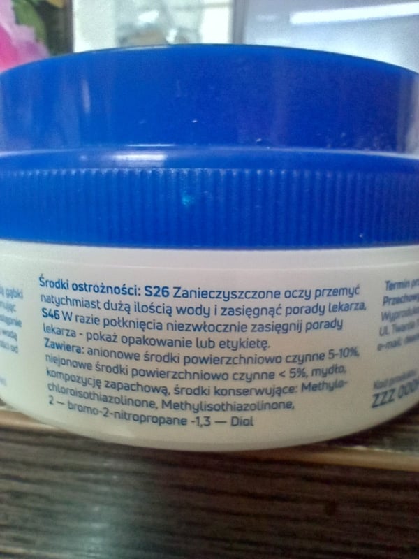 Puhdistuspastaa graniittisille pesualtaille BIO