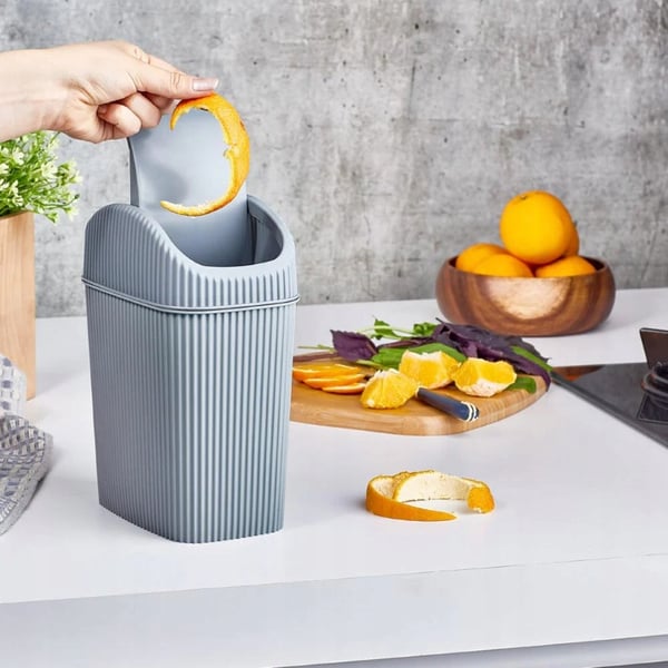 Minikokoinen muovinen roskakori 2,5 l