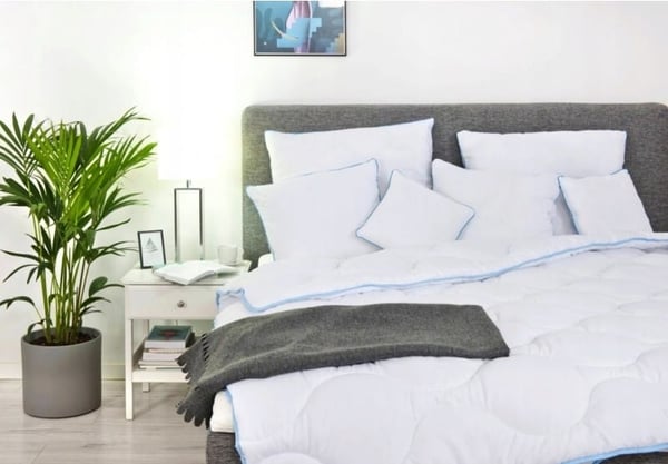 Allergivenlig hvid pude 70x80 cm stor