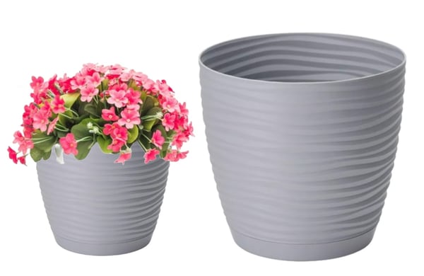 Grå plastkruka med fat 16,7x15,4 cm Sahara Grå plastkruka med fat 16,7x15,4 cm Sahara