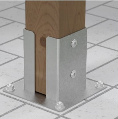 Stolpefod skruet fast til beton 92x150x2mm sort