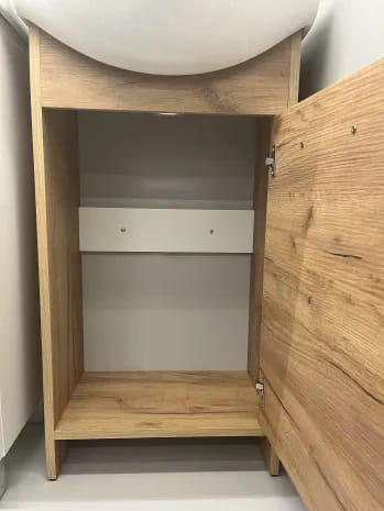 Badeværelsesskab i gyldent egetræ, 45 cm, med håndvask, vandhane og Frigo-vandlås