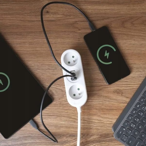 Hvid forlængerskinne 2 stikkontakter + 2xUSB A + USB C 2m