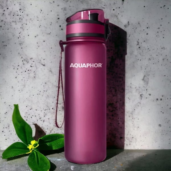 AQUAPHOR vesisuodatinpullo + 1 suodatinkarttu 0,8 L bordeaux