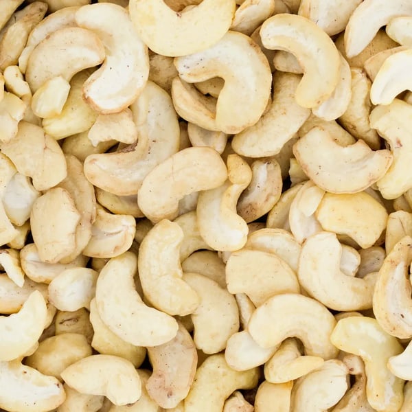 Halvade cashewpähkinät 500 g