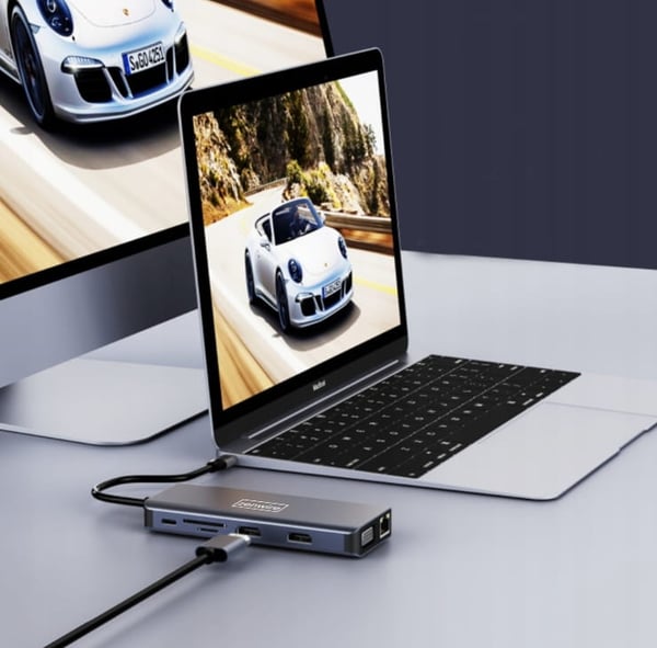 Adapterhubb 12-i-1 USB-C 2x HDMI VGA USB-uttag SD LAN