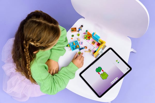 LEGO Friends 42680 Heartlake Citys närbutik