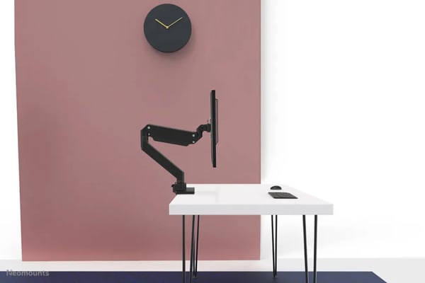 Neomounts NM-D775+ -monitorarm för böjd skärm, svart