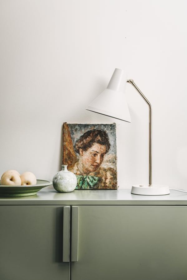 Innolux Carin -bordlampe, E27, hvid/krom