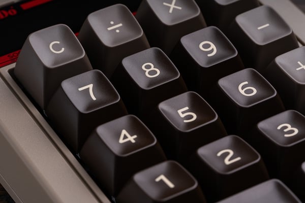 8BitDo Retro Mekaniskt Numpad – C64 Edition, Windows / Android