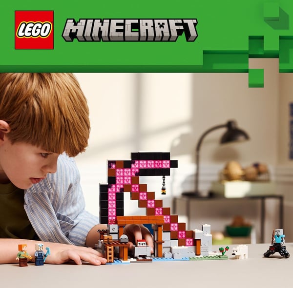 LEGO Minecraft 21277 Hackgruva