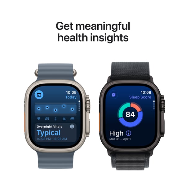 Apple Watch Ultra 3 (GPS + Cellular) 49 mm svart titanboett och svart Trail-armband, M/L