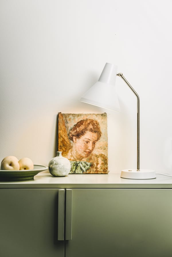 Innolux Carin -bordlampe, E27, hvid/krom