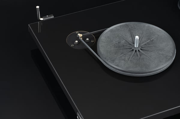 Pro-Ject T1 EVO skivspelare, mattvit