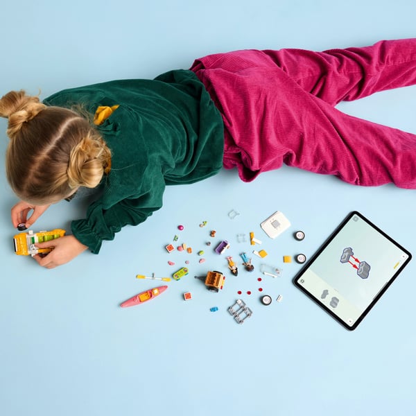 LEGO Friends 42659 - Välutrustad resa bil för vänner
