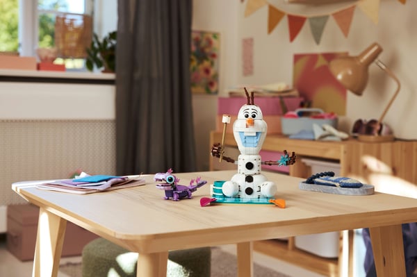 LEGO Disney Prinsessa 43287 Olafs och Brunnis roliga picknick