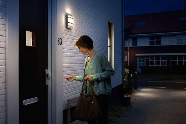 Philips Petronia IR LED-lampe med bevægelsessensor, sort