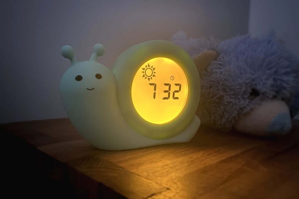 Alecto Baby Simon Snail - väckarklocka som lär ut unirytm, mintgrön