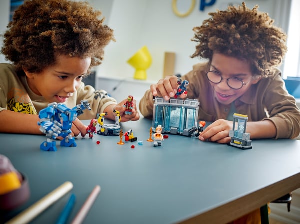 LEGO Super Heroes Marvel 76315 – Iron Mans laboratorium – Rustningsrum