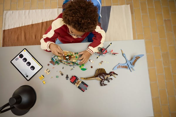 LEGO Jurassic World 76976 Spinosauriens och Quetzalcoatlus flykt