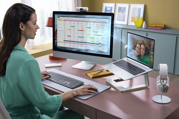 Logitech MK950 Signature Slim -näppäimistö ja hiiri, harmaa